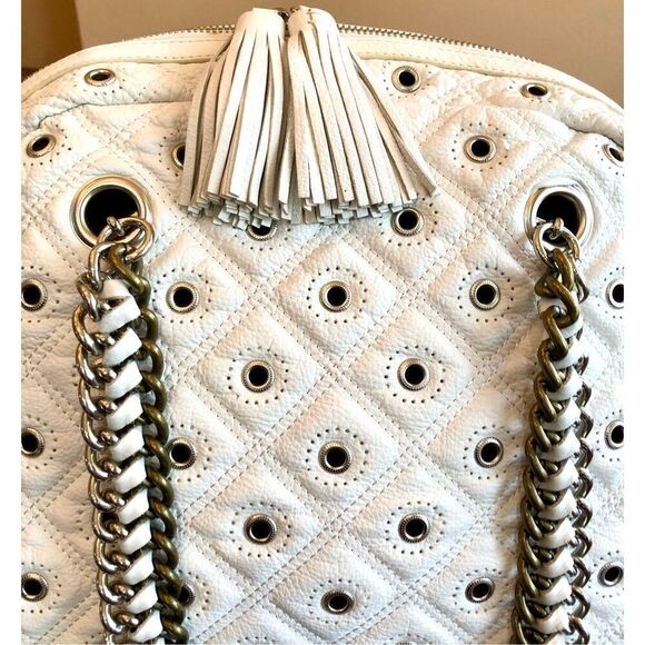 LA VICTOIRE - Quilted Faux Leather Shoulder Bag/Grommet Detail & Chain Straps ♥️ - Picture 14 of 15